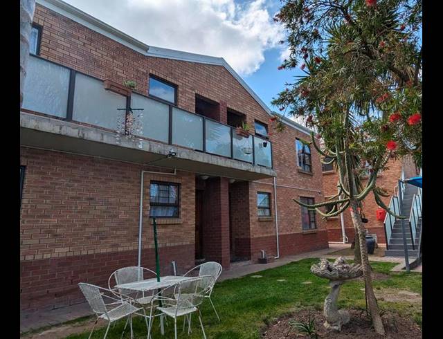 2 BEDROOM APARTMENT FOR SALE IN GEORGE SOUTH